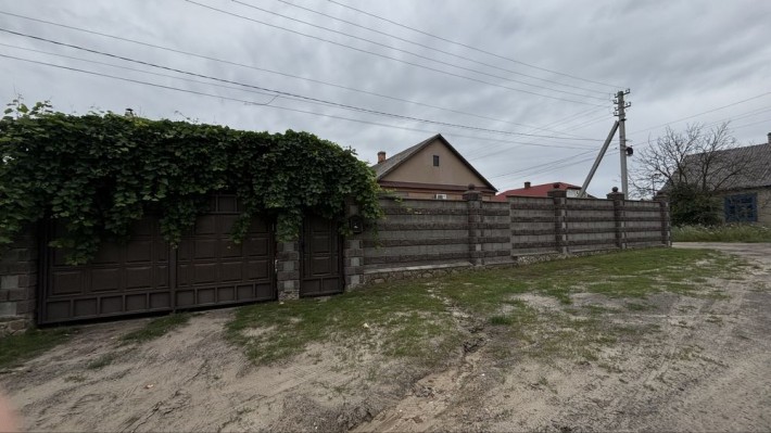 Будинок біля центру, 1 поверх, 8 кімнат — 95 000$ - фото 1