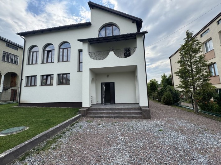 Продам сучасний двоповерховий будинок у м. Трускавець - фото 1