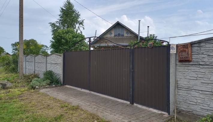 Продаж будинку за 15 км від Хмельницького - фото 1