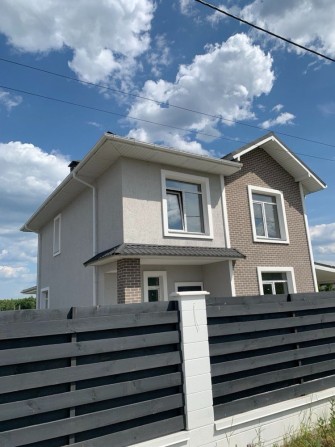 Просторий будинок в Бучі з наповненням, з ділянкою 6 соток - фото 1