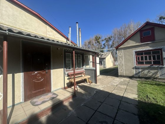 Будинок та житлова времянка Хмельницький