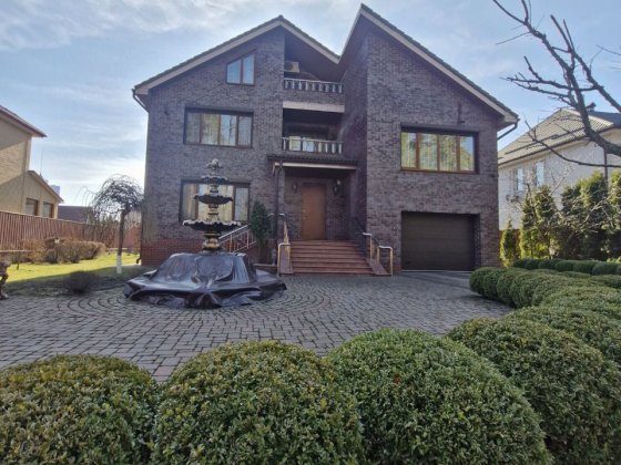 Продам домоволодіння в  Броварах район Сади Бровари