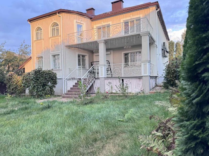 Добротний Будинок в Бучі з інтер'єрами в класичному стилі. - фото 1