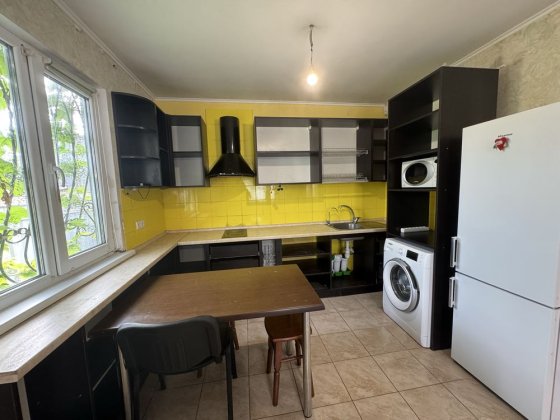 Терміново Окремий будинок з ремонтом + гостьовий будинок, 5 соток Буча