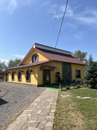 Житловий цегляний будинок - фото 1
