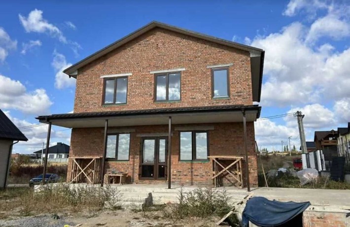 Двороверховий будинок в затишному масиві міста Дендропарковий - фото 1