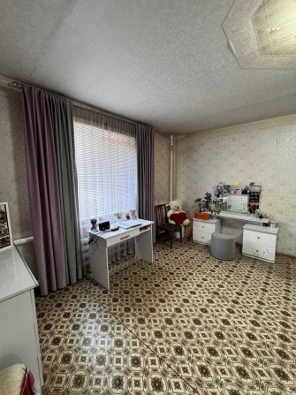 Приватний будинок. 500 кв.м. Знаходиться 10 км від міста. - фото 1