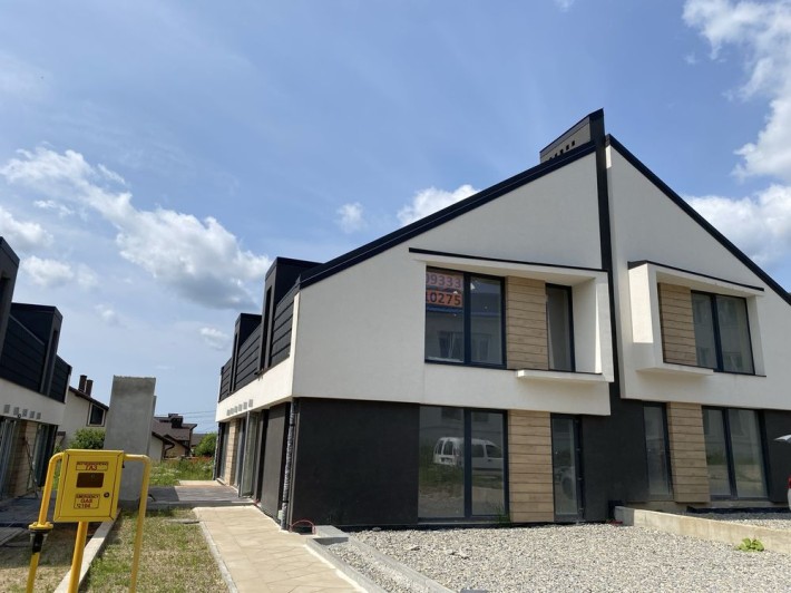 Стильний дуплекс 180 м² з терасою, ділянкою та 2 паркомісцями - фото 1
