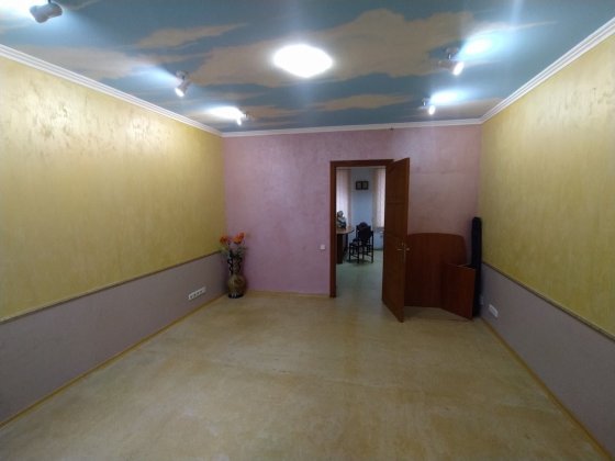 Частина будинку в самому центрі міста з земельною ділянкою Хмельницький