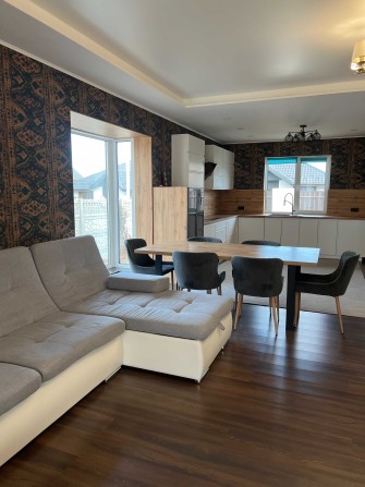 будинок з ремонтом в Лісовій Бучі по вулиці Пилипа Орлика - фото 1