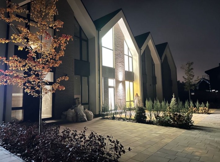 Продаж таунхаусу в закритому КМ з ремонтом, Ірпінь. - фото 1