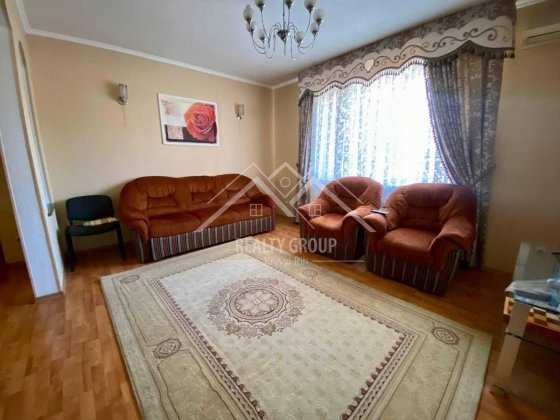 Будинок у центрі міста з гостьовим будинком та великою ділянкою Кривий Ріг