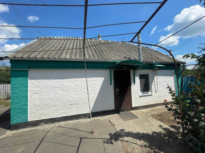 Продаж будинку в пригороді з усіма зручностями за приємливою ціною - фото 1
