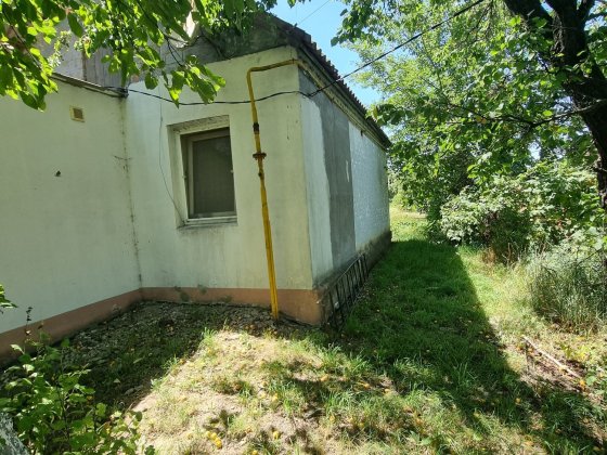 Івонченці,  окремий, цегляний будинок  поруч з ставком, зручності Полтава