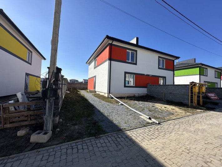 Котедж з міськими комунікаціями в місті - фото 1