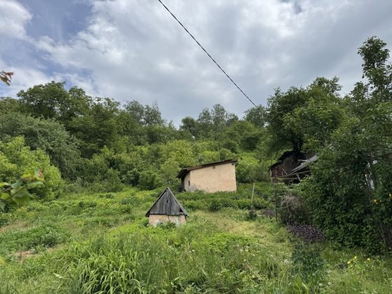 Продам частину будинку з власною земельною ділянкою 15 соток Черновцы