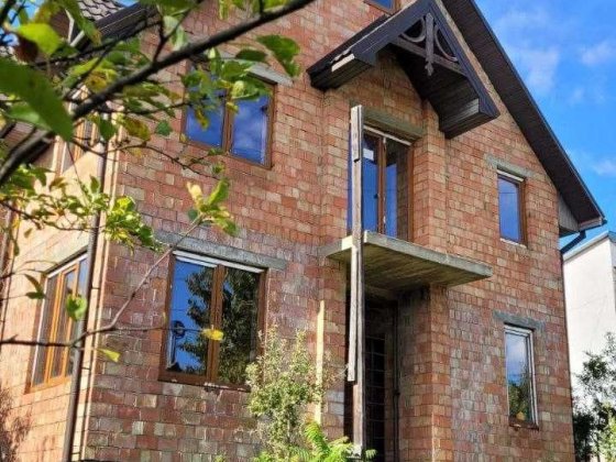 Продаж 2п будинку з ділянкою на 4сот., 200 кв. м, 6 кімнат Черновцы