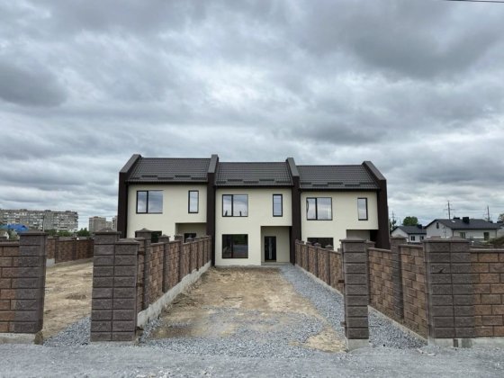 Продаж котеджу на Макарова! Ровно