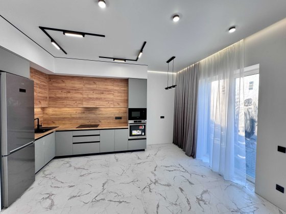 Продаж будинок таунхаус закрите містечко з виходом до озера Осокорки Киев