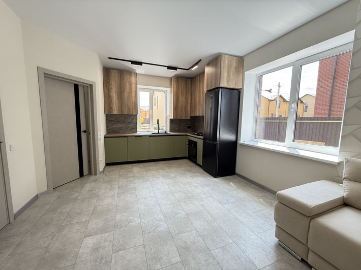 Продам таунхаус з ремонтом - фото 1