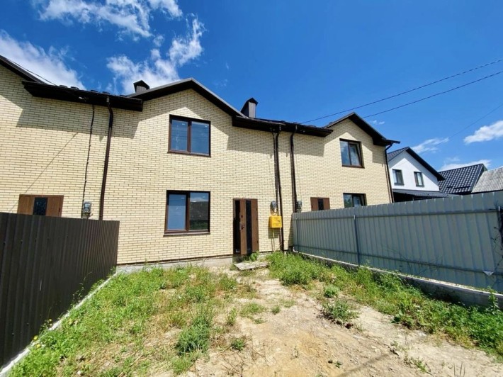 Продаж двоповерхового таунхаусу - фото 1