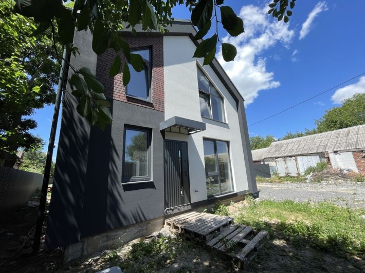 Продаж 2-поверхового будинку площею 120 кв м з ділянкою 4,5 сотки - фото 1