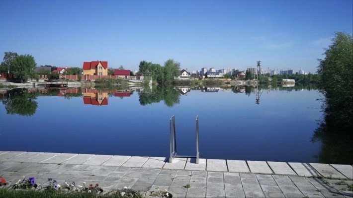 Будинок з власним виходом на озеро Мартишів! - фото 1