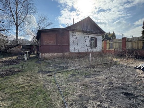 Продаж будинка та земельної ділянки в центрі міста Чернигов