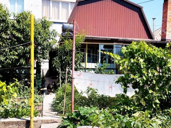 Продаж. 2-поверховий будинок з
 облаштованою садибою.