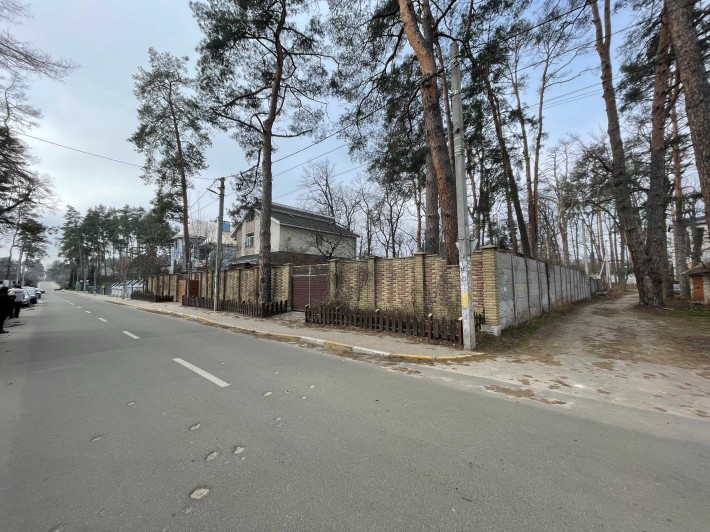 Продам двоповерховий будинок з ремонтом. Терміново! - фото 1
