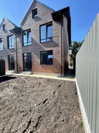 Продаж Мега якісного кутового таунхауса. Центральний парк,7км до Києва - фото 1