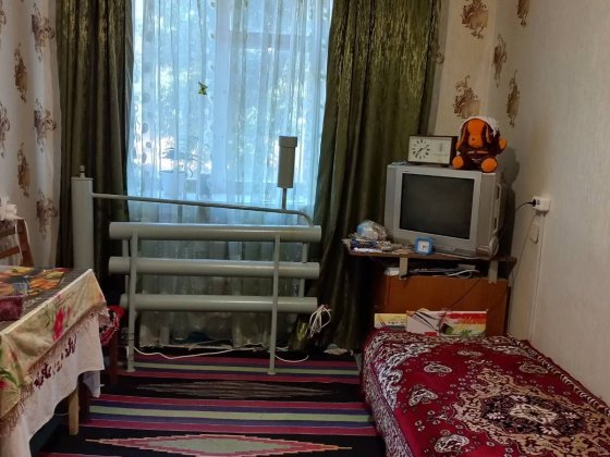 Продам 2 приватизовані кімнати в гуртожитку