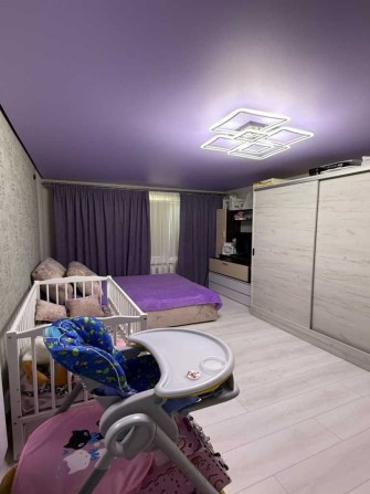Сучасна кімната з ремонтом у гуртожитку — Поділ, всього 16 000 $! - фото 1