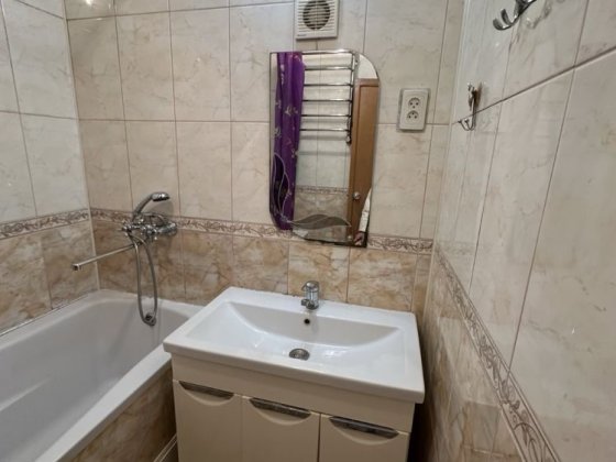 Дві кімнати у гуртожитку сімейного типу.