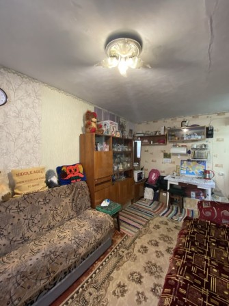 Продам ТЕРМІНОВО кімнату 17,5 м2 3/5 цегла. Шерстянка - фото 1