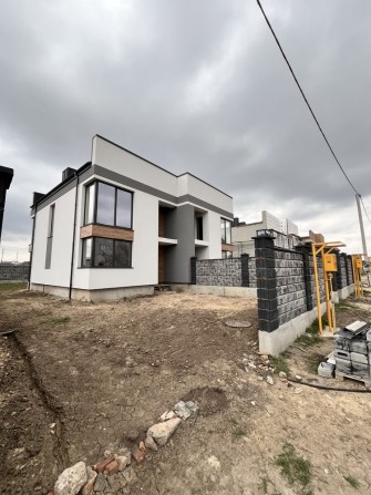 Продам двоян в гарній локаціі - фото 1