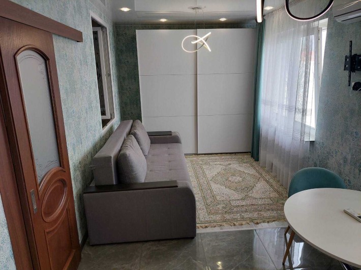 Продам двухкімнатну студію в - фото 1