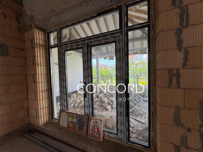 Оболонь. КМ "Чорнобилець-Оболонь", 6-та Лінія, 13. Продам будинок - фото 1