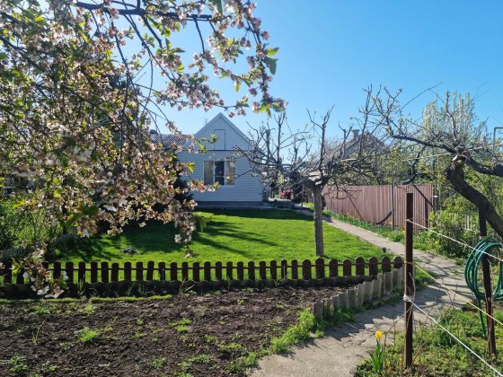 Продаж будинку, Правий берег