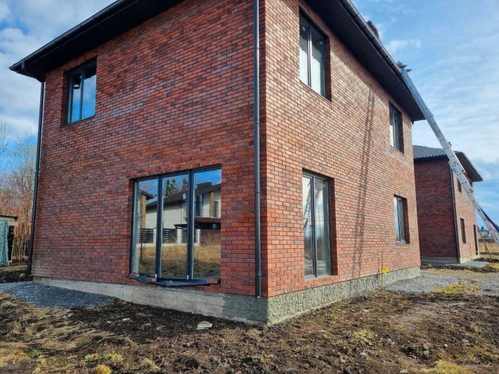 Стильний будинок 10 км від центру, 130 м2, без комісії - фото 1