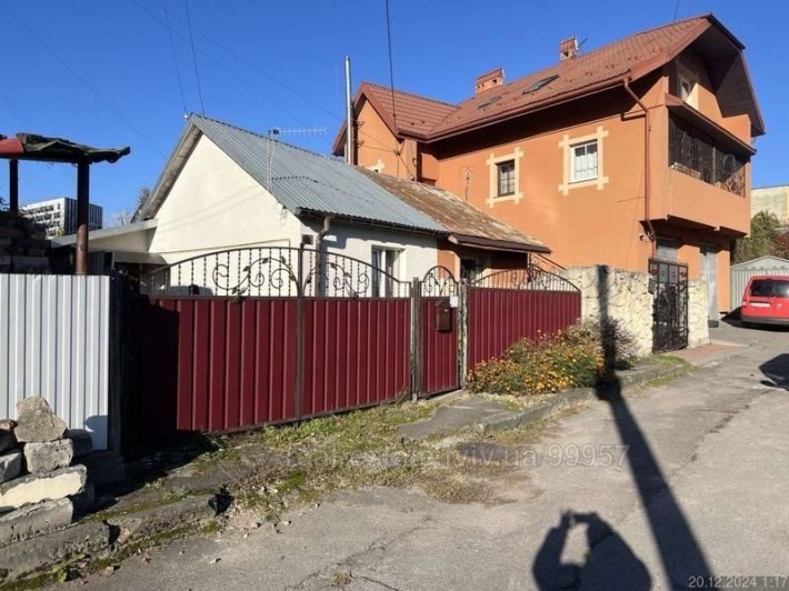 Продається будинок у ближньому центрі міста, 5 соток землі - фото 1