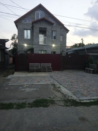 Продам новый  двух этажный дом отдельно стоящий - фото 1