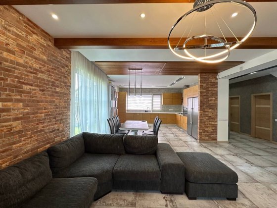 Двоповерховий 5к  будинок Петропавлівська Борщагівка 200 м2 4.2 соток Петропавловская Борщаговка