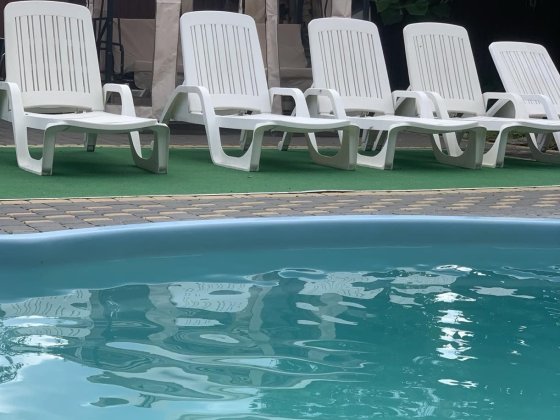 Відпочинок біля басейну Бориспіль