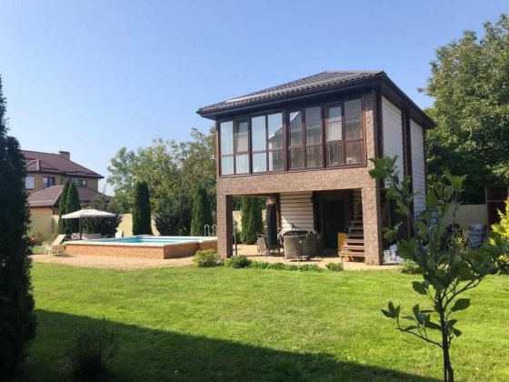 Шикарный Дом с бассейном и зелёной территорией Киев