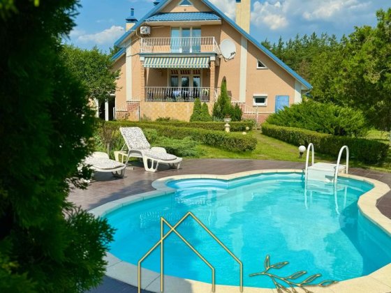 216 Затишний будинок з басейном та сауною Київ