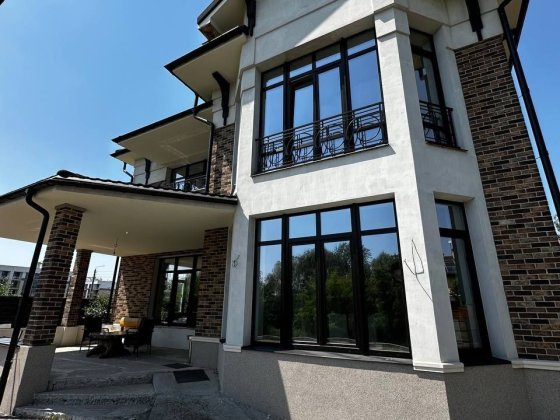 Оболонь, подобова оренда елітного будинку на берегу Дніпра, Київ