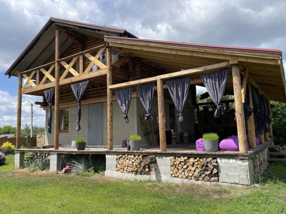 Сдам коттедж с бассейном , мангальным  двором и террасой Харьков