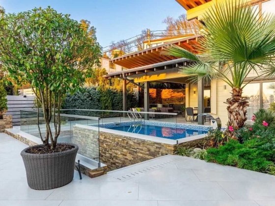 Сдам Посуточно Дом с Бассейном ул.Неделина Одесса