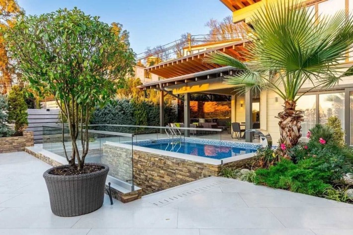 Сдам Посуточно Дом с Бассейном ул.Неделина - фото 1